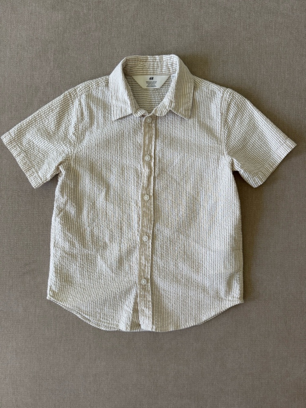 H&M Boys Short Sleeve Seersucker Shirt in Beige and White